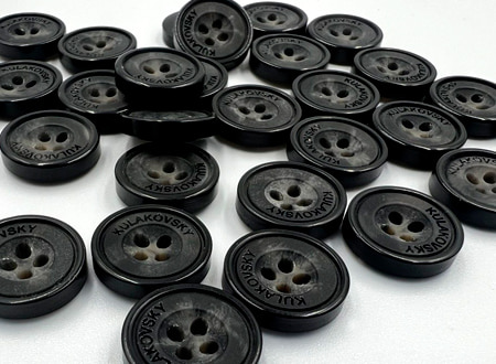 Надпись на пуговице