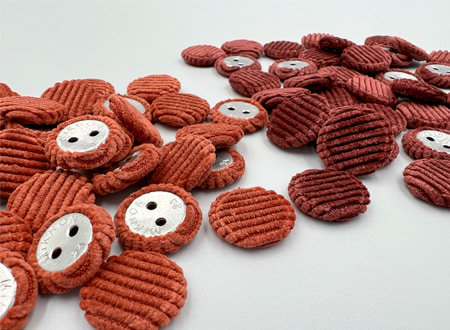 Обтягивание тканью пуговиц