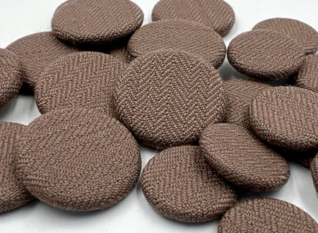 Обтягивание тканью пуговиц