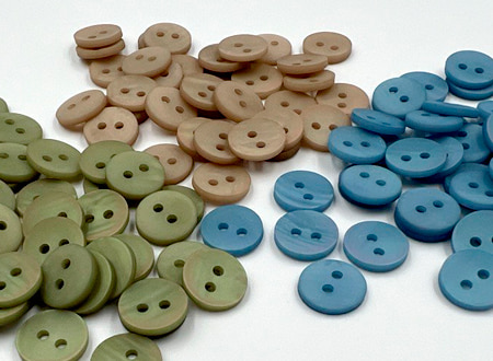 Покраска пуговиц